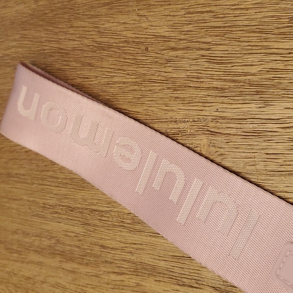 New Lululemon Pastel Pink Never Lost Keychain - Picture 3 of 7